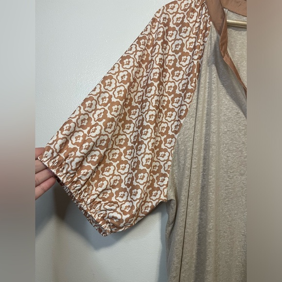 Belle du jour beige top (NWT) - Picture 4 of 6